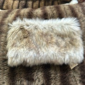 American Eagle faux fur gator scarf